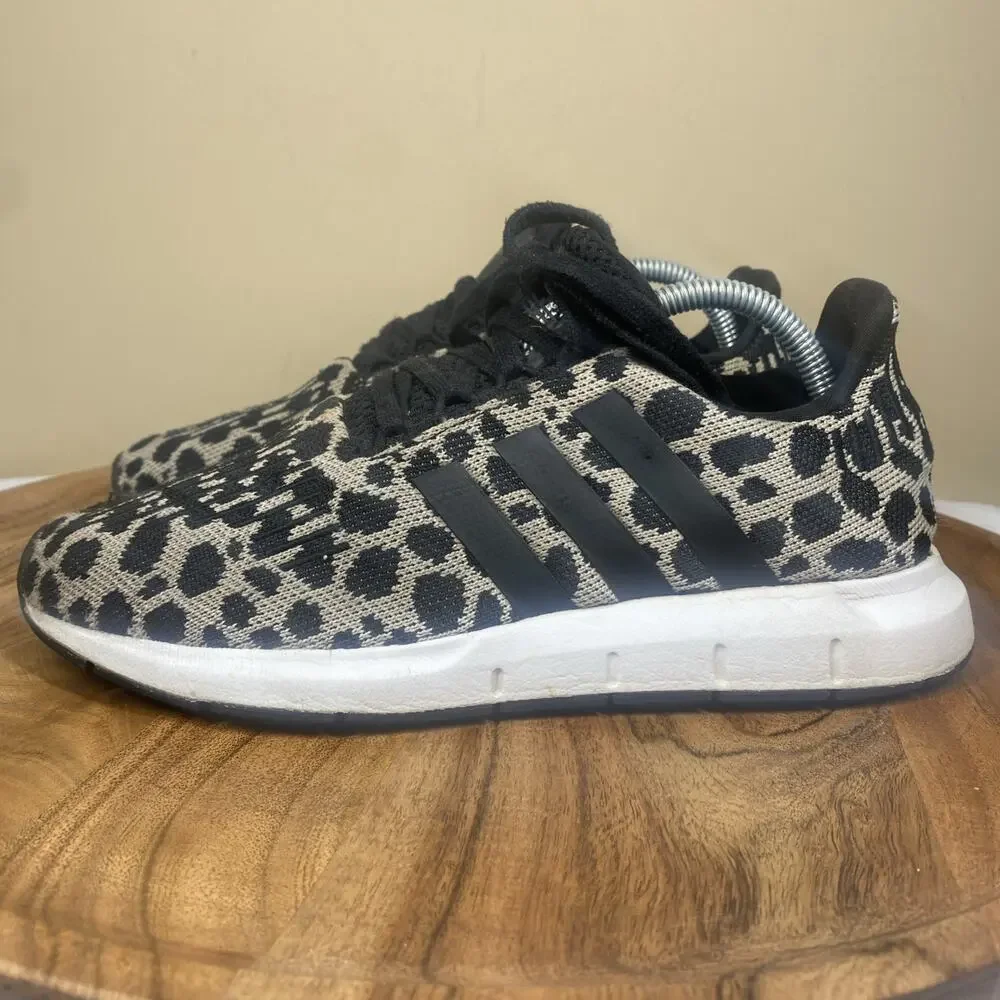 Adidas Swift Run‎ Leopard Print Womens Animal Print Size 6.5 Shoes